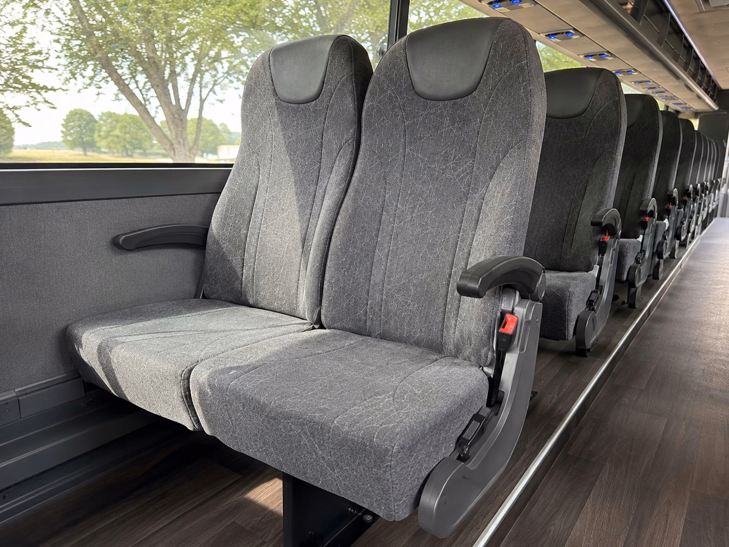 coachbusbatonrouge com makes finding the right bus for a baton rouge plantation or garden wedding simple
